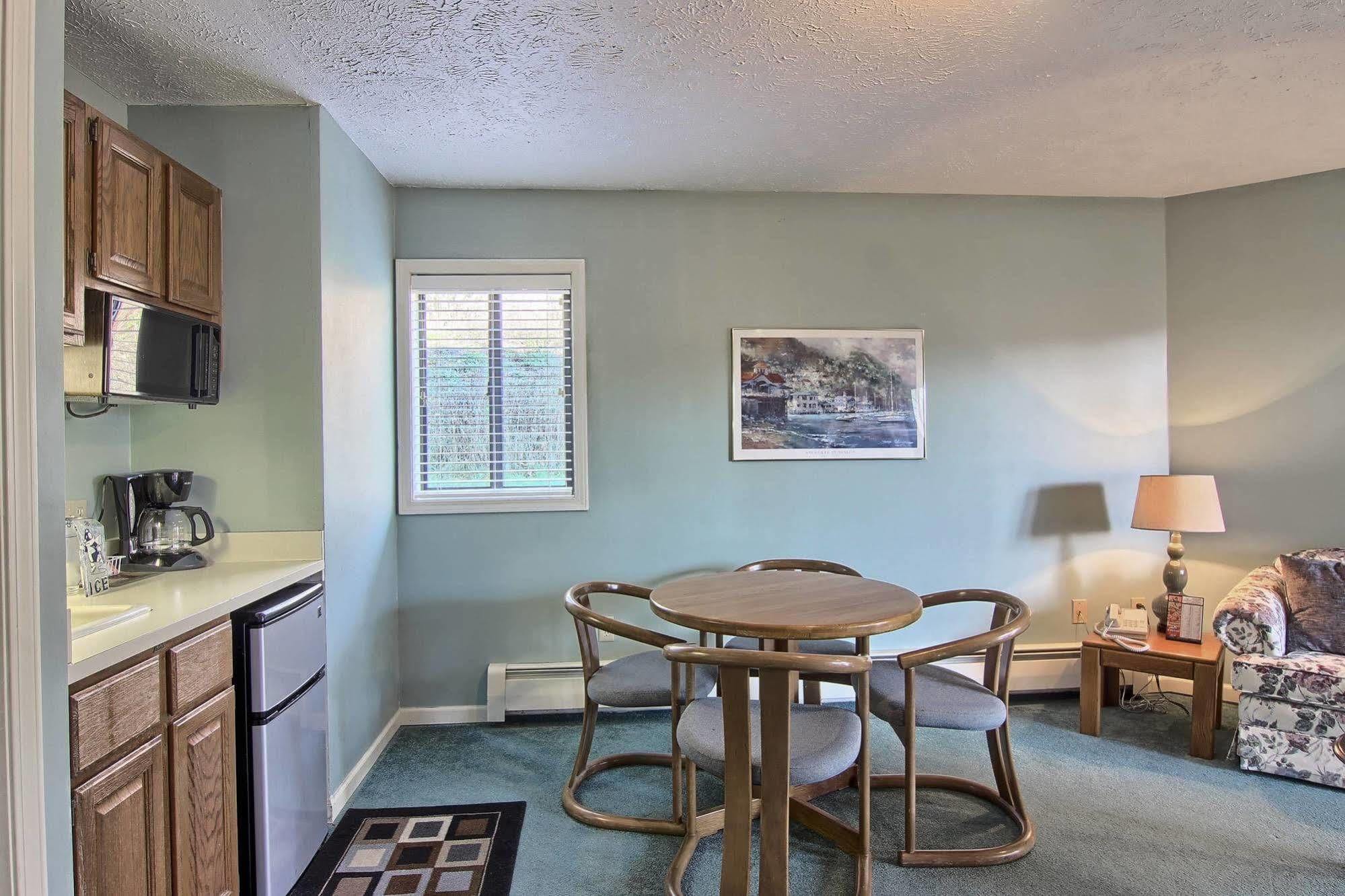 Pointes North Inn Charlevoix Εξωτερικό φωτογραφία
