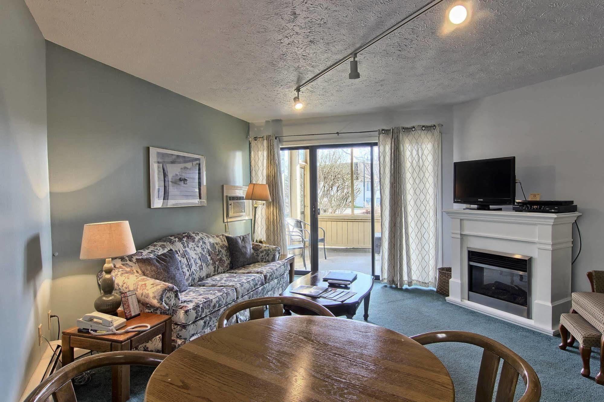 Pointes North Inn Charlevoix Εξωτερικό φωτογραφία