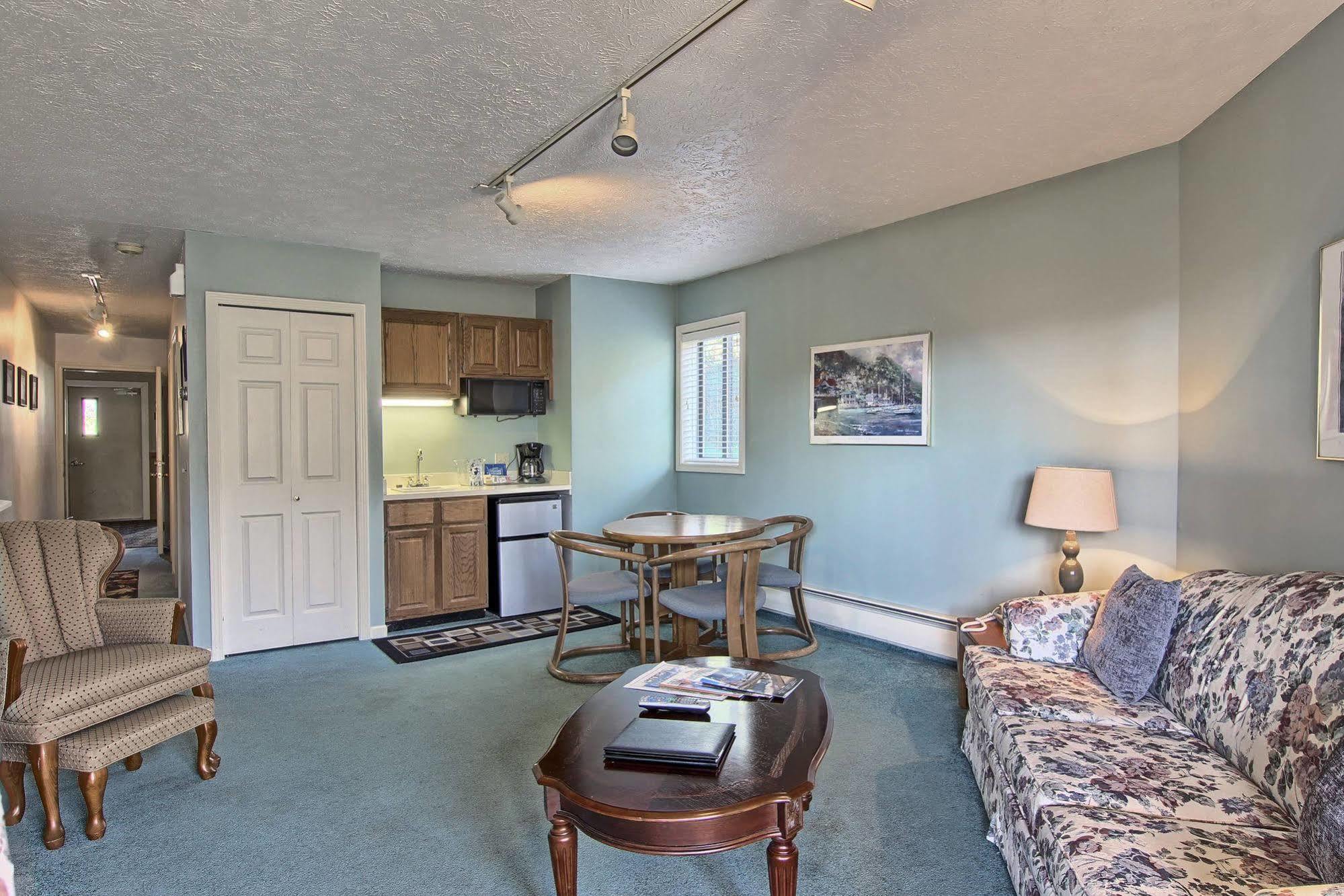 Pointes North Inn Charlevoix Εξωτερικό φωτογραφία
