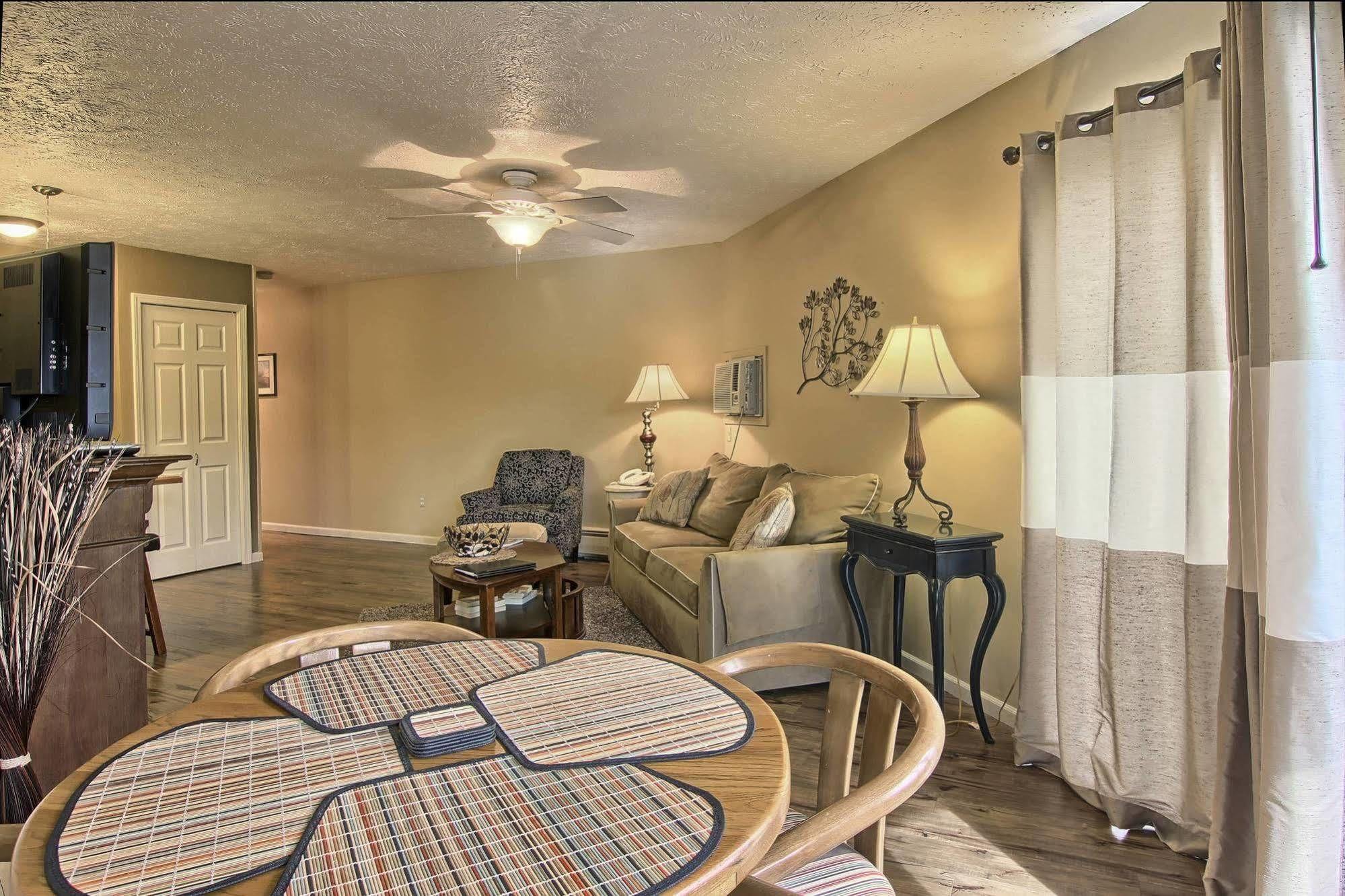 Pointes North Inn Charlevoix Εξωτερικό φωτογραφία